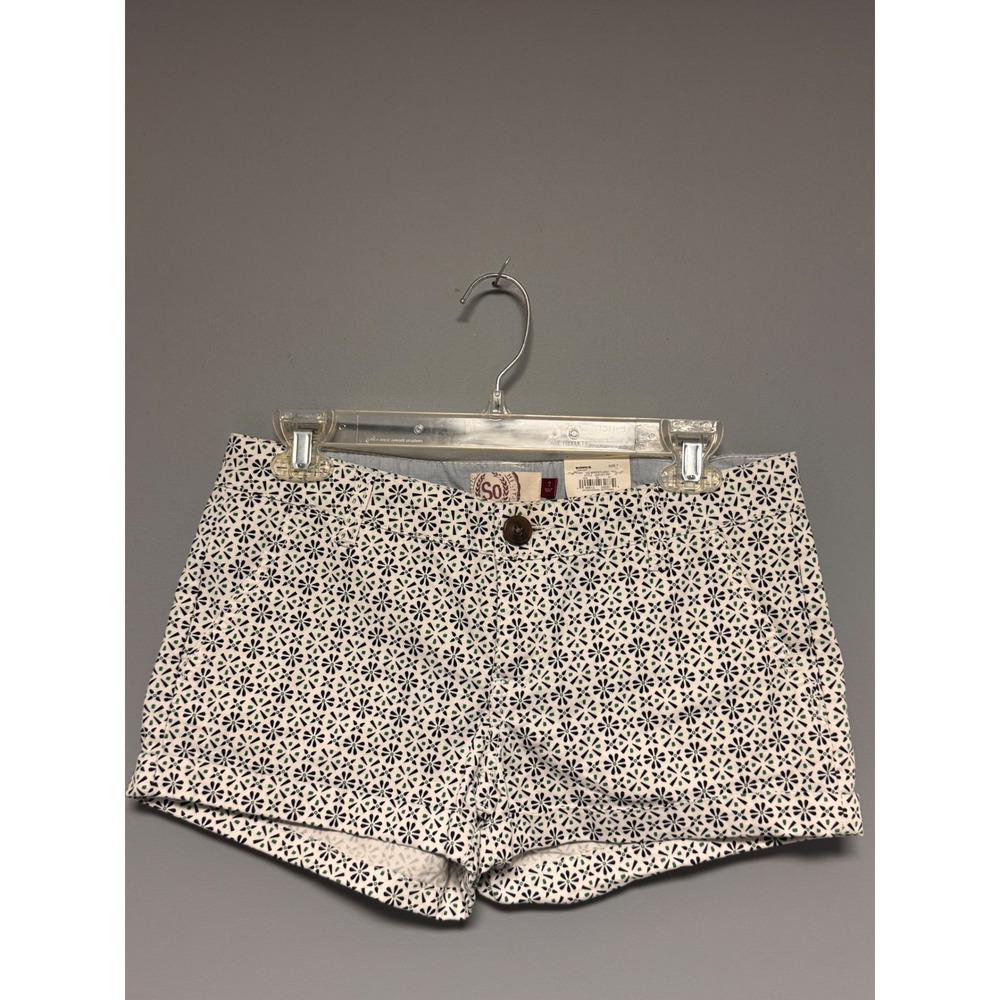 SO Shortie Womens Size 7 White Navy Green Floral Geometric Cuffed Shorts NWT‎